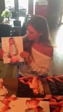 Barbie_blank_personalized_signed_8x10s_flv_000048400.jpg