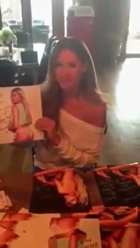 Barbie_blank_personalized_signed_8x10s_flv_000048933.jpg