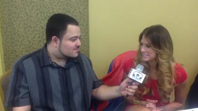 Kelly_Kelly_And_Albert_AC_Smooth_At_The_Big_Event_In_New_York_mp4_000129233.jpg