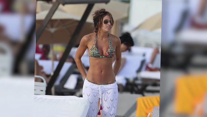Kelly_Kelly_Looks_Stunning_On_The_Beach_In_Miami_147.jpg