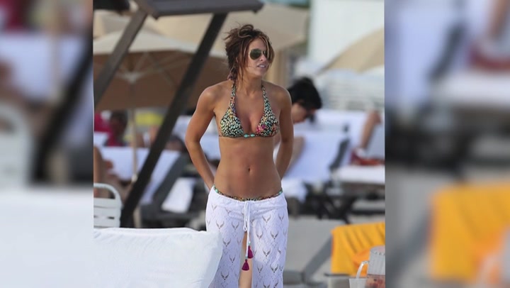 Kelly_Kelly_Looks_Stunning_On_The_Beach_In_Miami_153.jpg