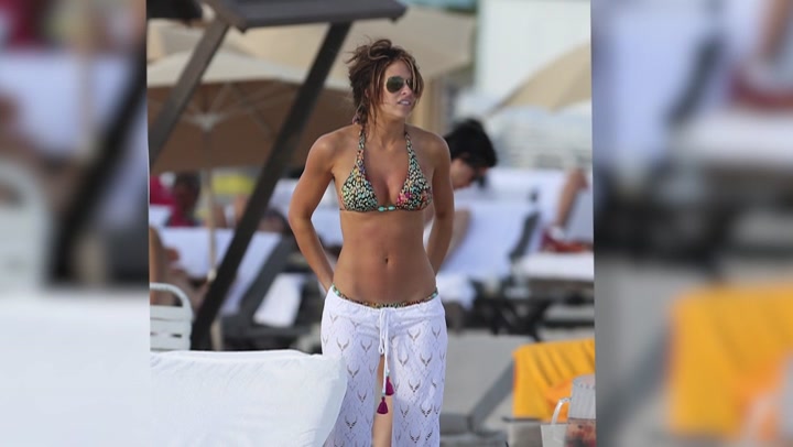 Kelly_Kelly_Looks_Stunning_On_The_Beach_In_Miami_155.jpg