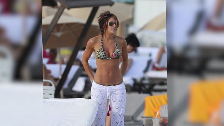 Kelly_Kelly_Looks_Stunning_On_The_Beach_In_Miami_156.jpg