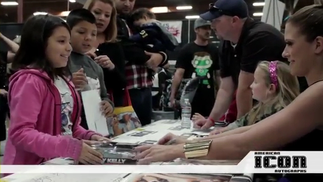 Kelly_Kelly_at_NTF_Con_2012_mp4_000118952.jpg Kelly_Kelly_at_NTF_Con_2012_mp4_000118952.jpg
