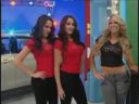 The_Bella_Twins_Kelly_Kelly_On_The_Price_Is_Right_415.jpg