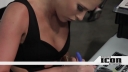 WWE_Diva_Kelly_Kelly_Private_Signing_for_American_Icon_Autographs_at_Nuke_the_Fridge_Con_2012_038.jpg