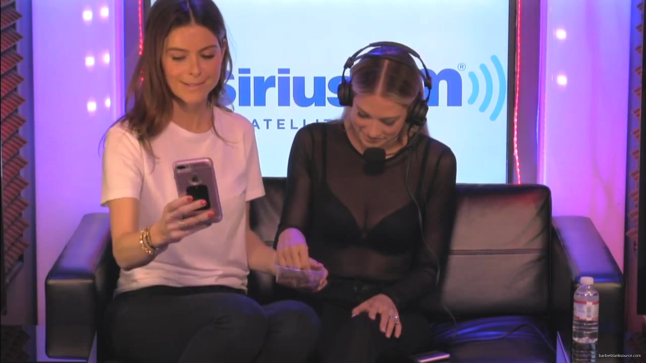Barbie_Blank_Maria_Menounos_Eat_Real_Grasshoppers_444.jpg
