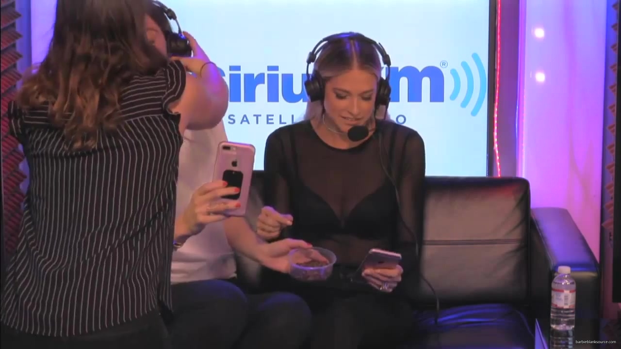 Barbie_Blank_Maria_Menounos_Eat_Real_Grasshoppers_467.jpg