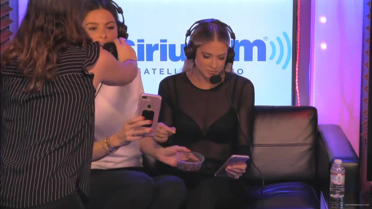 Barbie_Blank_Maria_Menounos_Eat_Real_Grasshoppers_470.jpg