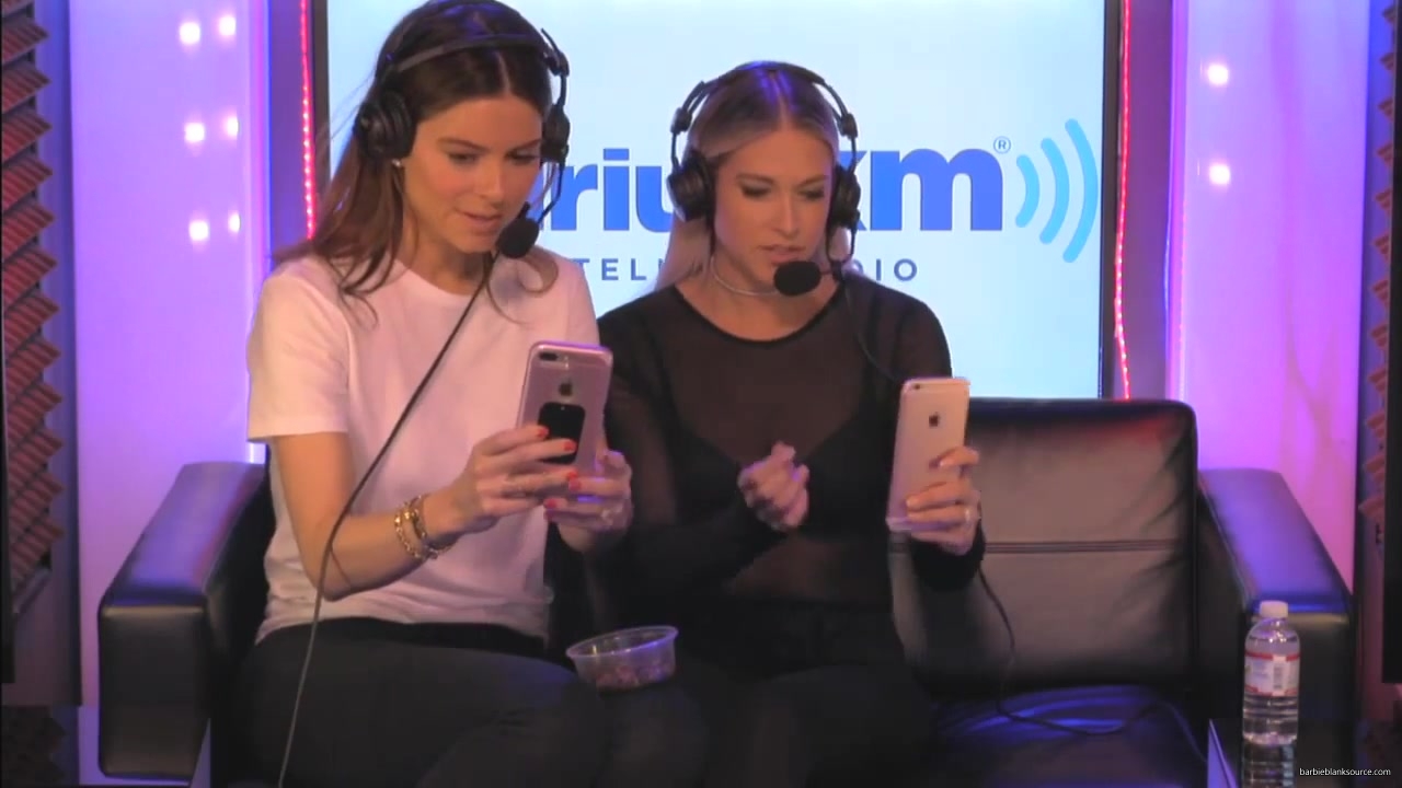 Barbie_Blank_Maria_Menounos_Eat_Real_Grasshoppers_485.jpg