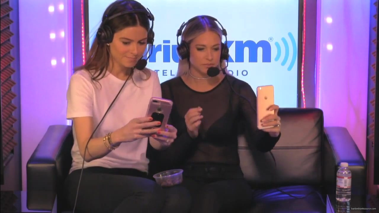 Barbie_Blank_Maria_Menounos_Eat_Real_Grasshoppers_486.jpg