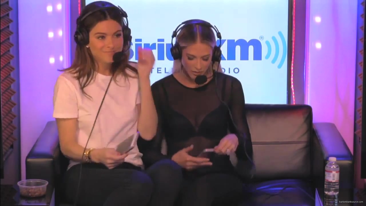 Barbie_Blank_Maria_Menounos_Eat_Real_Grasshoppers_542.jpg