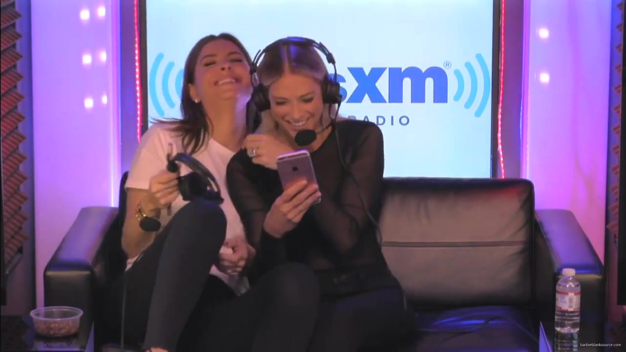 Barbie_Blank_Maria_Menounos_Eat_Real_Grasshoppers_552.jpg