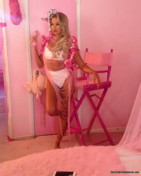Barbie_Blank_Souray_on_Instagram_22Barbies_dream_house__runwaymagazine22_21.jpg