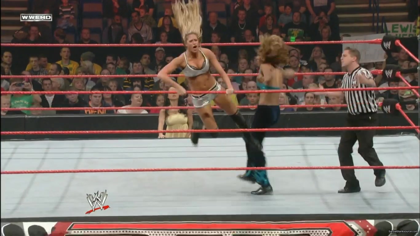 RAW_859_NOVEMBER_092C_2009_720.jpg RAW_859_NOVEMBER_092C_2009_720.jpg