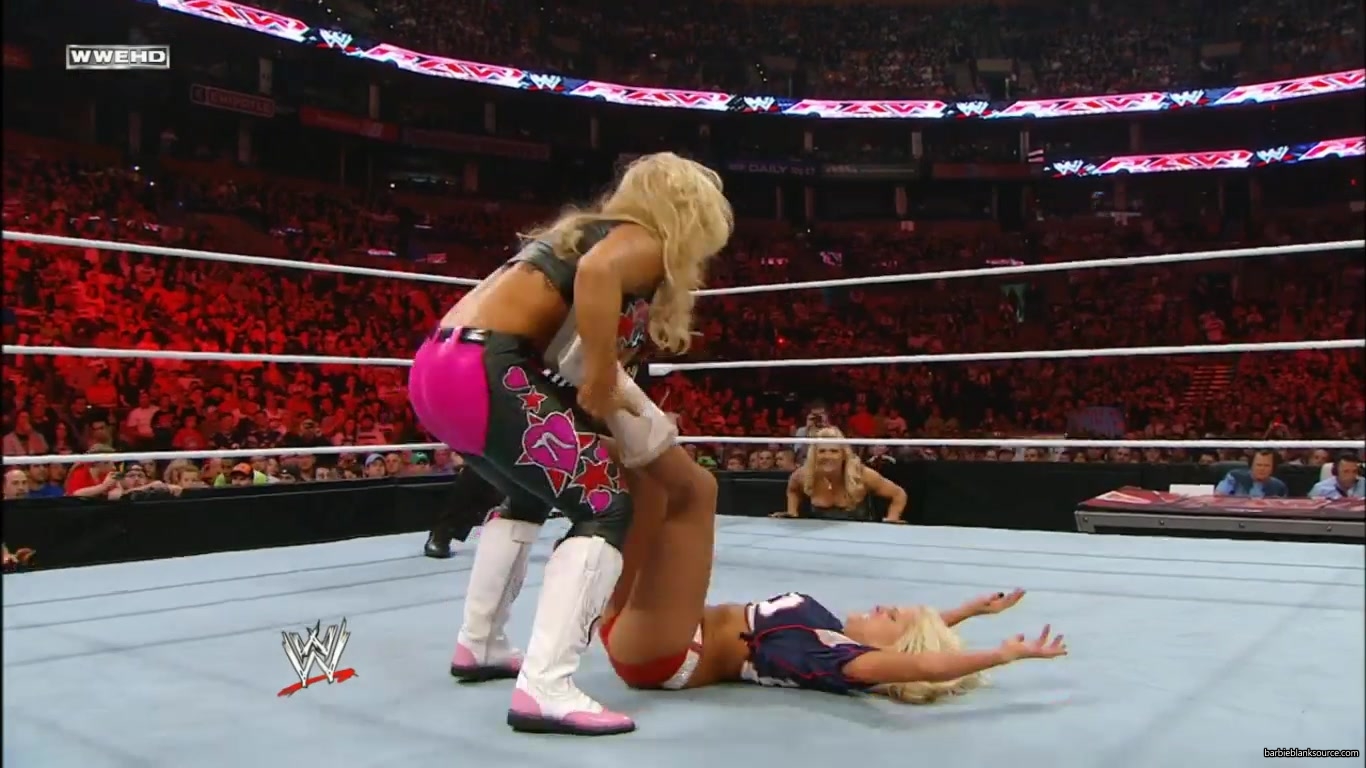 RAW_964_NOVEMBER_142C_2011_692.jpg RAW_964_NOVEMBER_142C_2011_692.jpg