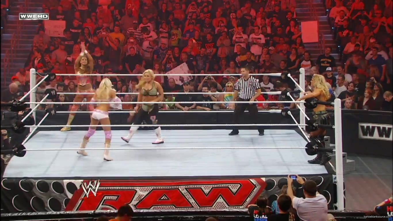 RAW_967_DECEMBER_052C_2011_463.jpg