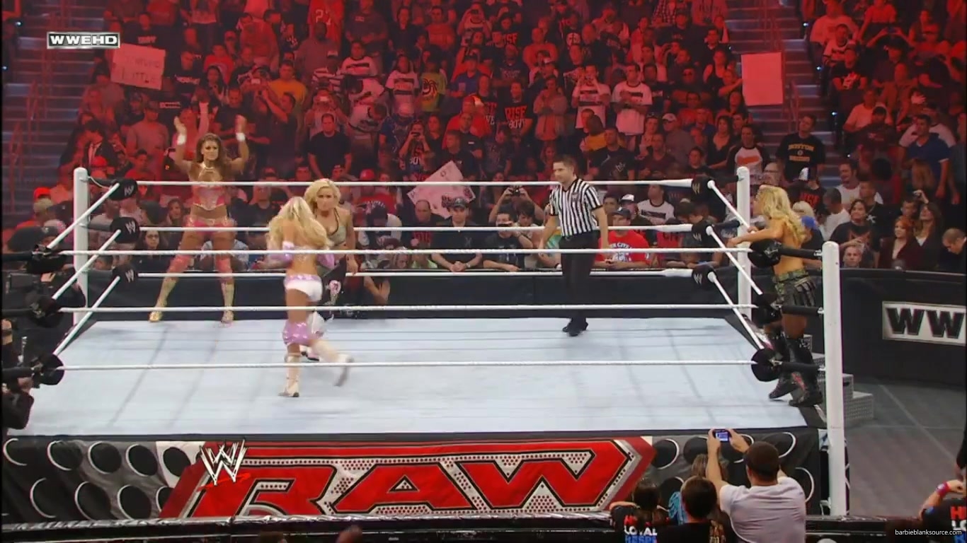RAW_967_DECEMBER_052C_2011_464.jpg
