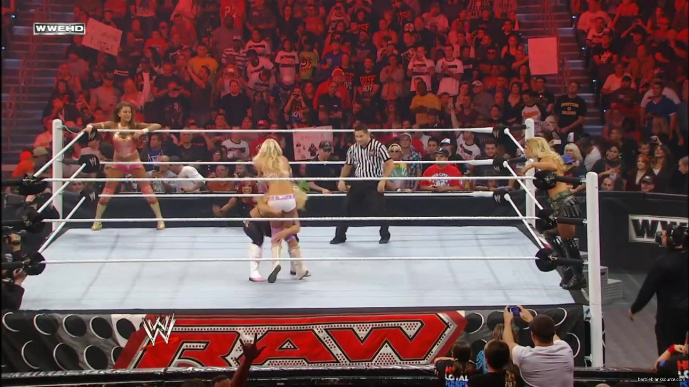 RAW_967_DECEMBER_052C_2011_466.jpg