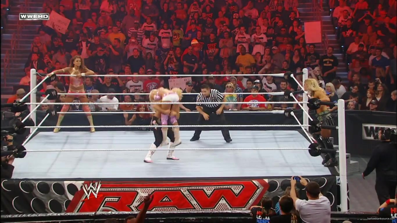 RAW_967_DECEMBER_052C_2011_467.jpg