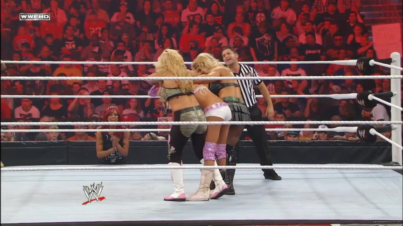 RAW_967_DECEMBER_052C_2011_490.jpg RAW_967_DECEMBER_052C_2011_490.jpg