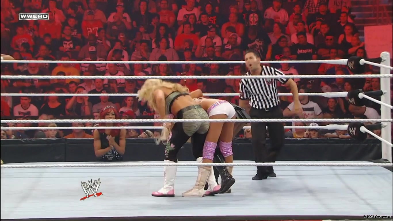 RAW_967_DECEMBER_052C_2011_492.jpg