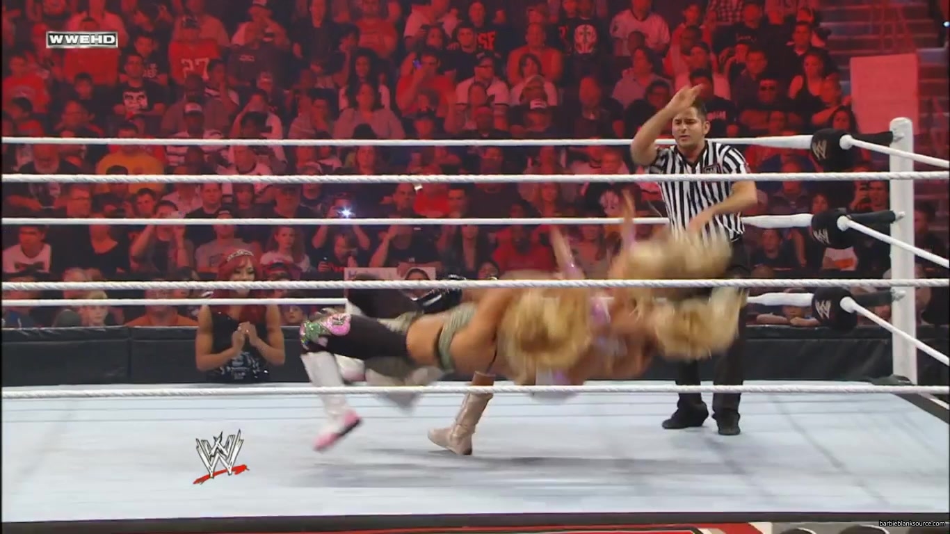 RAW_967_DECEMBER_052C_2011_494.jpg