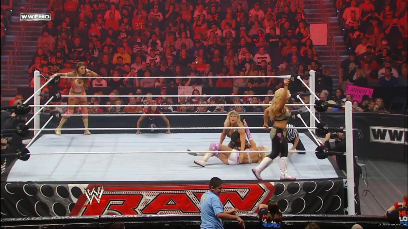 RAW_967_DECEMBER_052C_2011_506.jpg