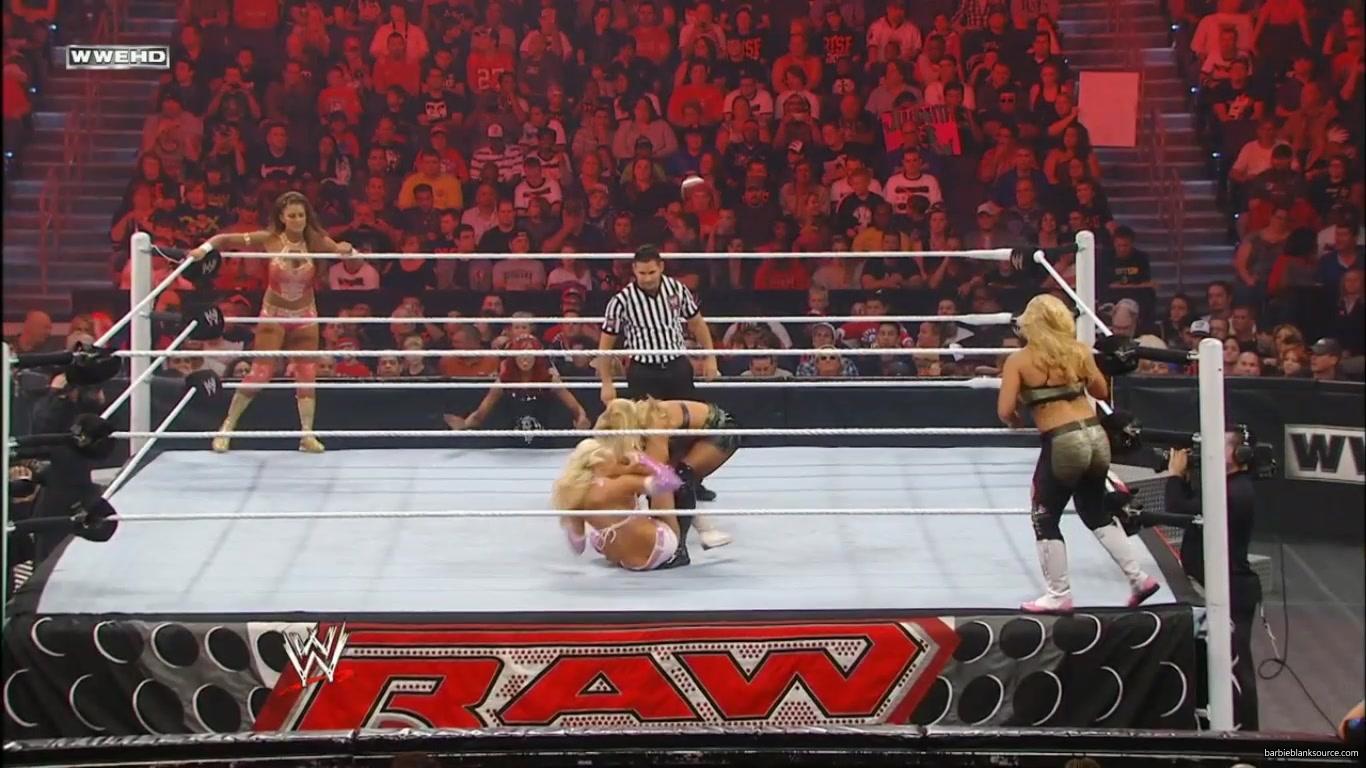 RAW_967_DECEMBER_052C_2011_521.jpg