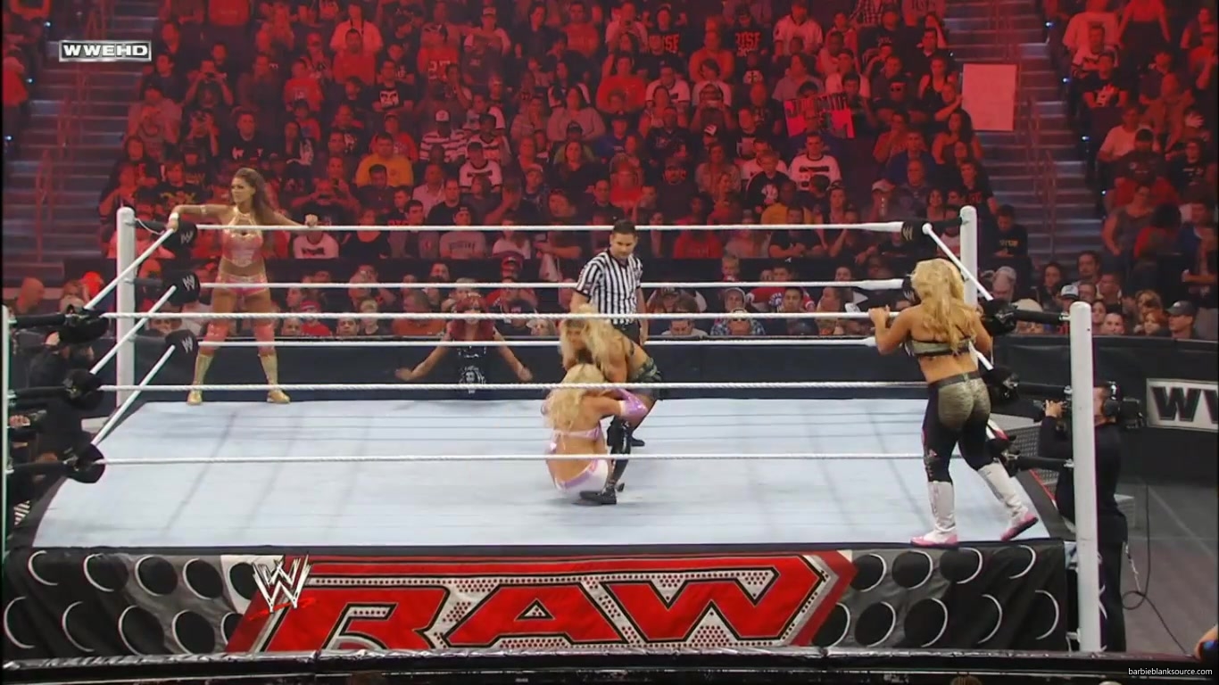 RAW_967_DECEMBER_052C_2011_522.jpg