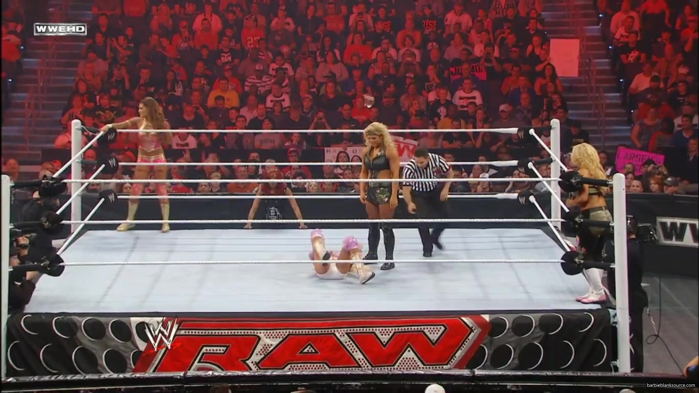 RAW_967_DECEMBER_052C_2011_537.jpg