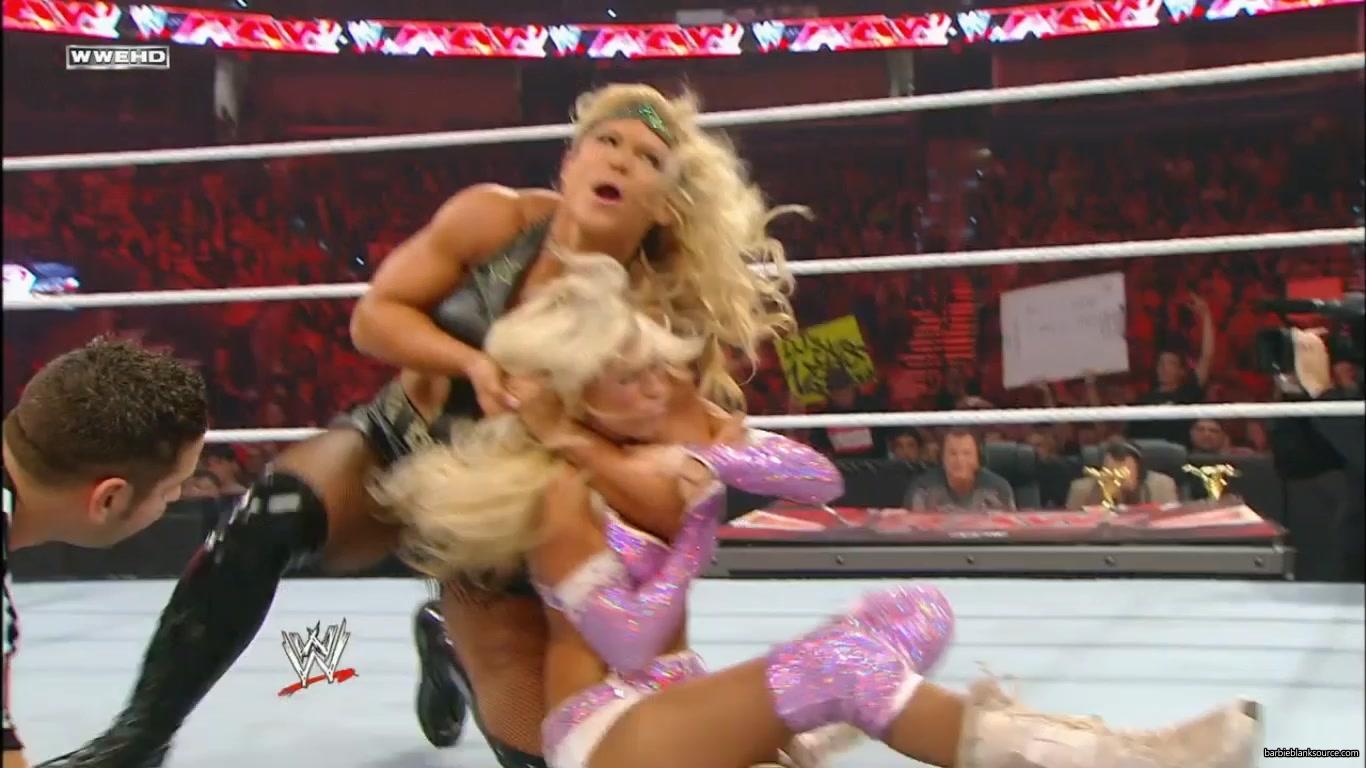 RAW_967_DECEMBER_052C_2011_550.jpg