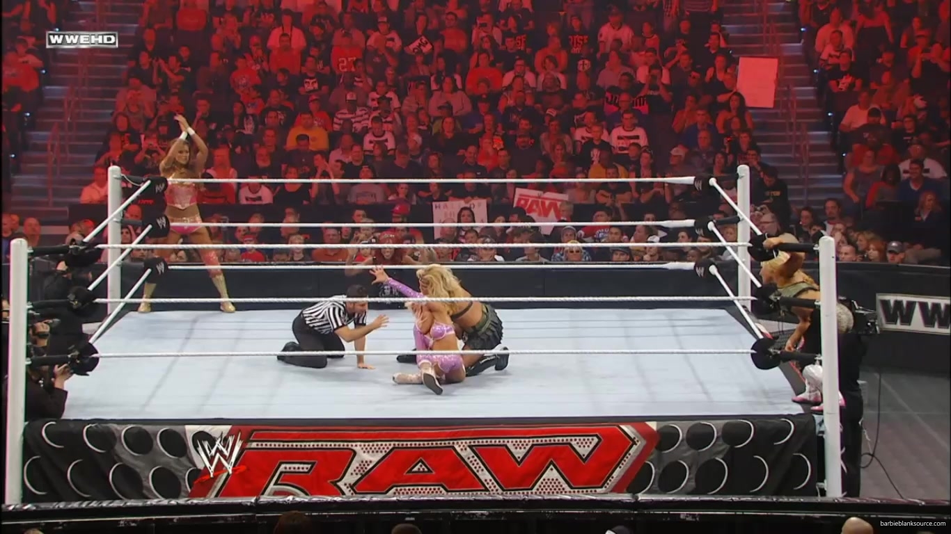 RAW_967_DECEMBER_052C_2011_562.jpg
