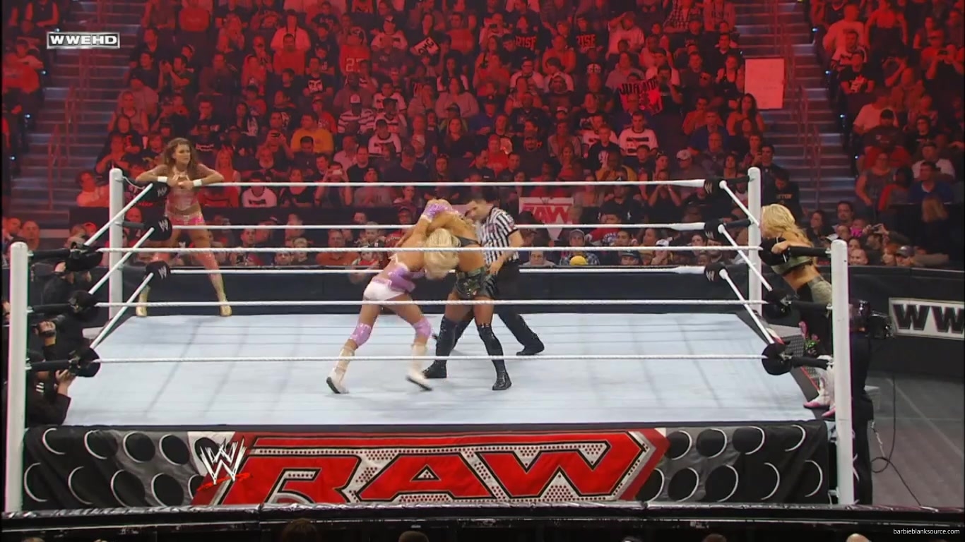 RAW_967_DECEMBER_052C_2011_577.jpg