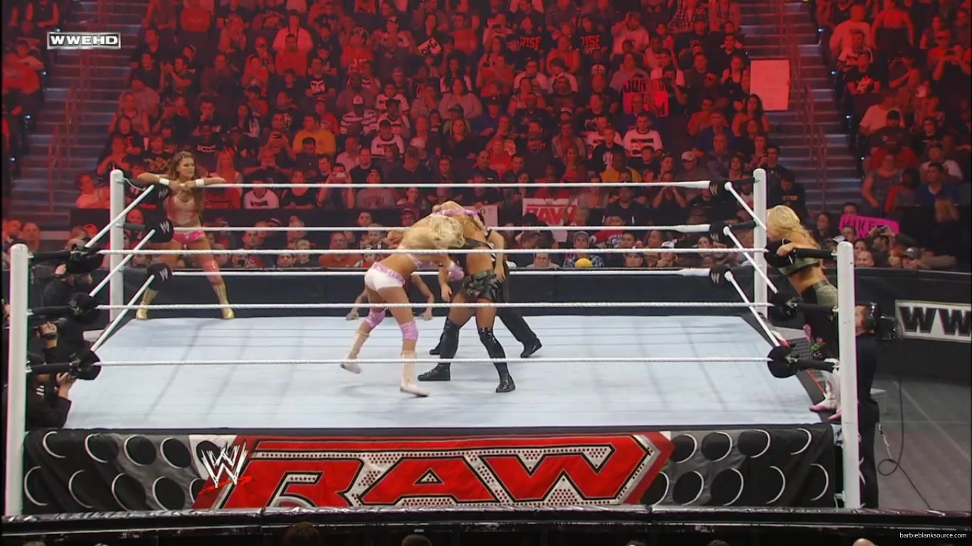 RAW_967_DECEMBER_052C_2011_578.jpg
