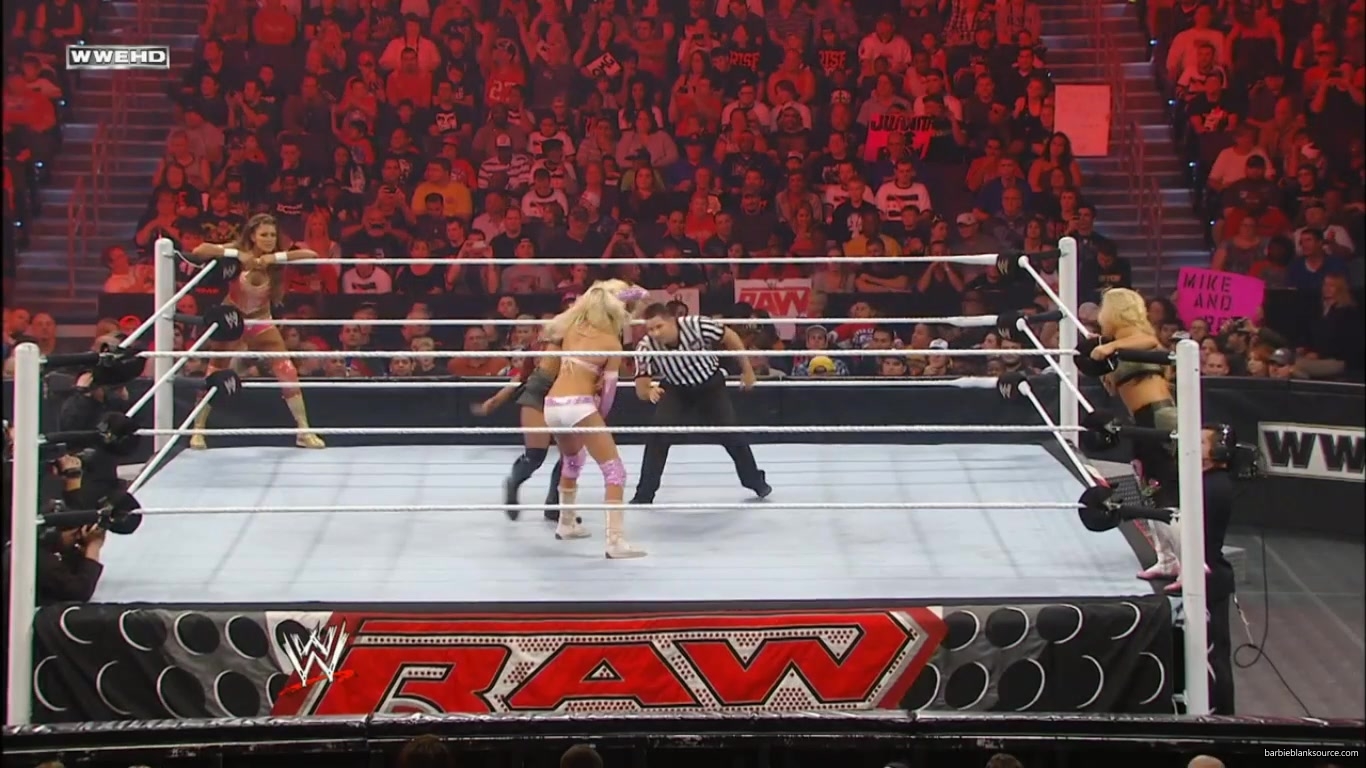 RAW_967_DECEMBER_052C_2011_581.jpg
