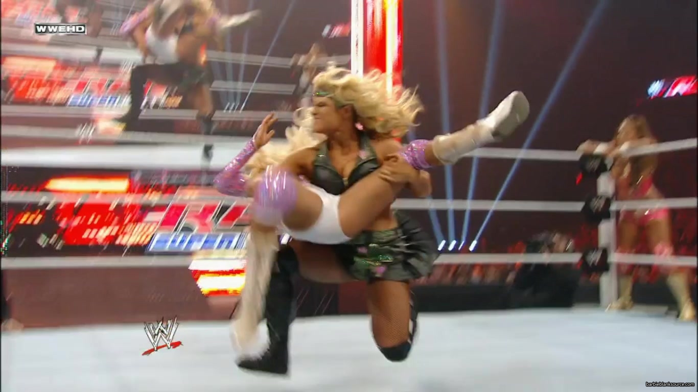 RAW_967_DECEMBER_052C_2011_586.jpg