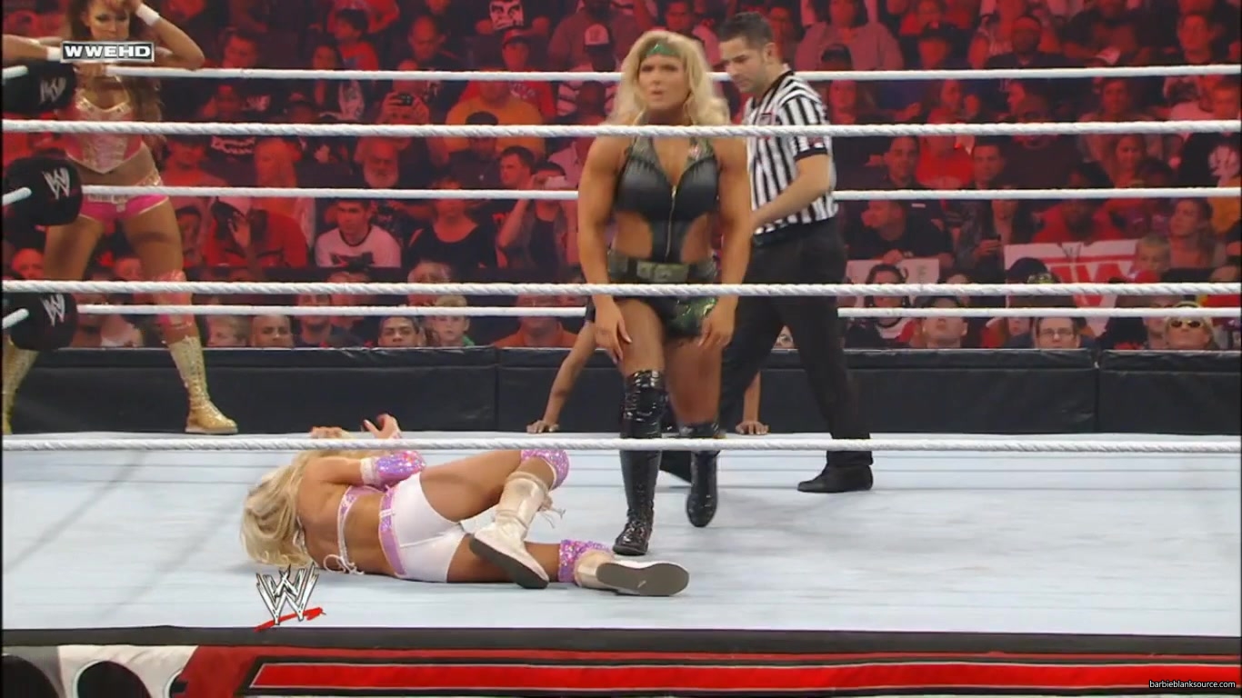 RAW_967_DECEMBER_052C_2011_591.jpg