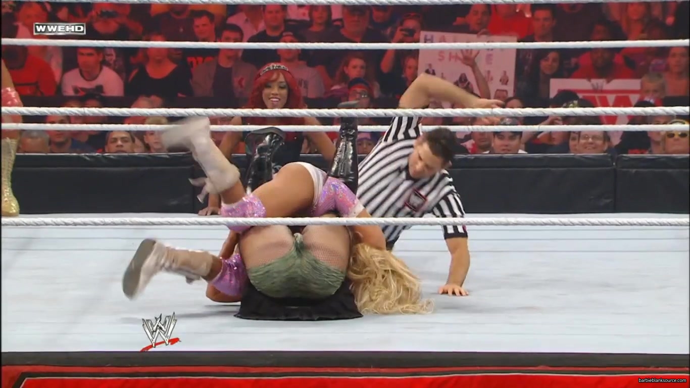 RAW_967_DECEMBER_052C_2011_620.jpg