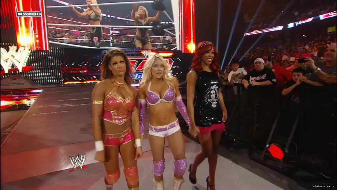 RAW_967_DECEMBER_052C_2011_681.jpg