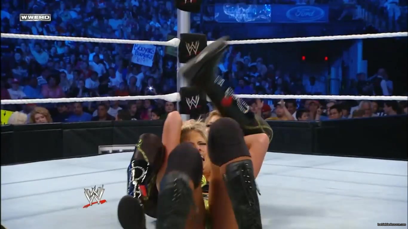 SMACKDOWN_563_JUNE_042C_2010_0642.jpg