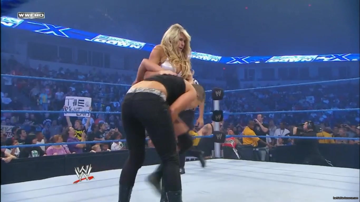 SMACKDOWN_574_AUGUST_202C_2010_0871.jpg