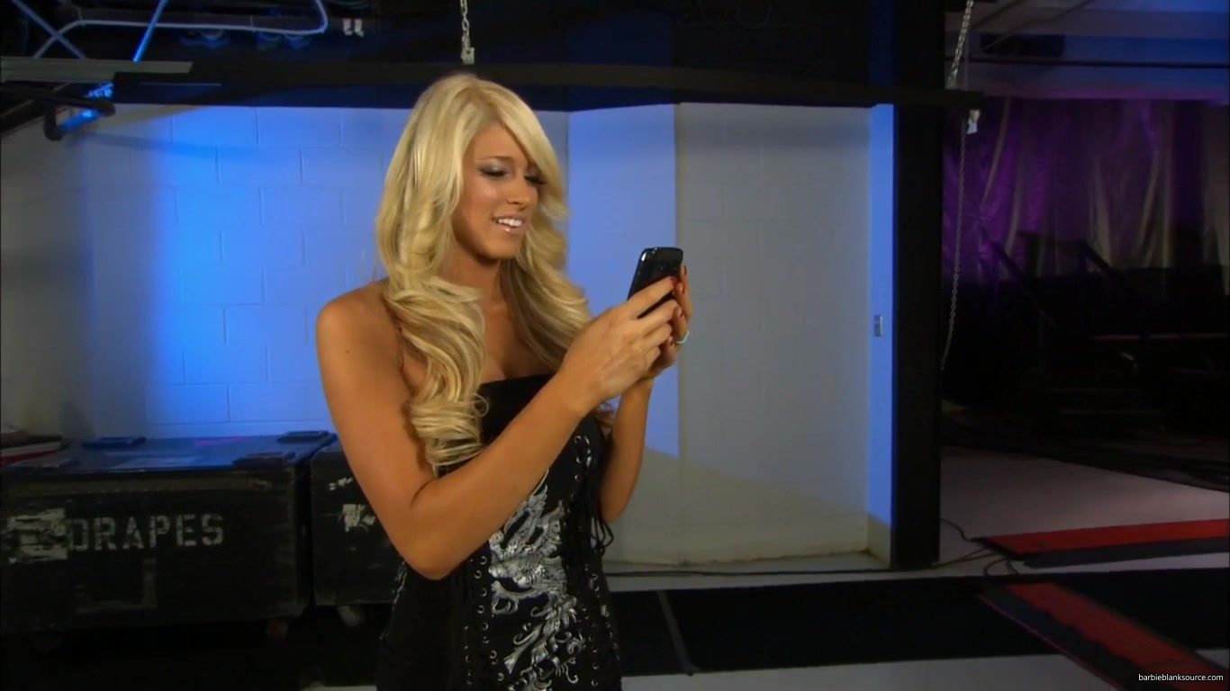 SMACKDOWN_592_DECEMBER_242C_2010_090.jpg