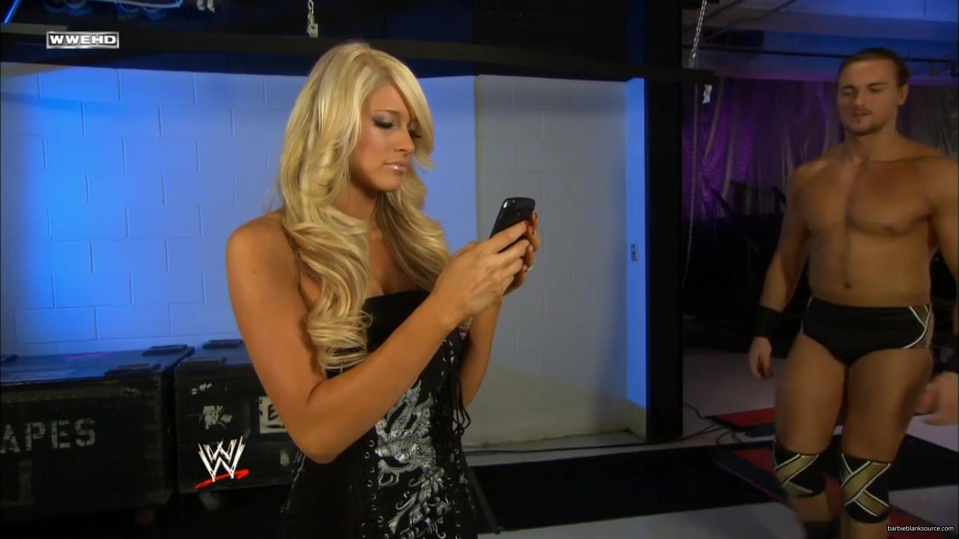SMACKDOWN_592_DECEMBER_242C_2010_093.jpg