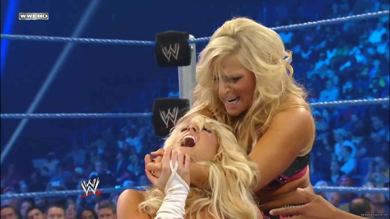 SMACKDOWN_632_SEPTEMBER_302C_2011_356.jpg