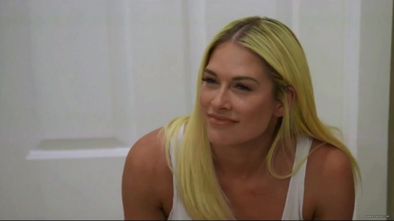 WAGS_S02E02_Foul_Play_HDTV_x264-5BNY25D_2601.jpg