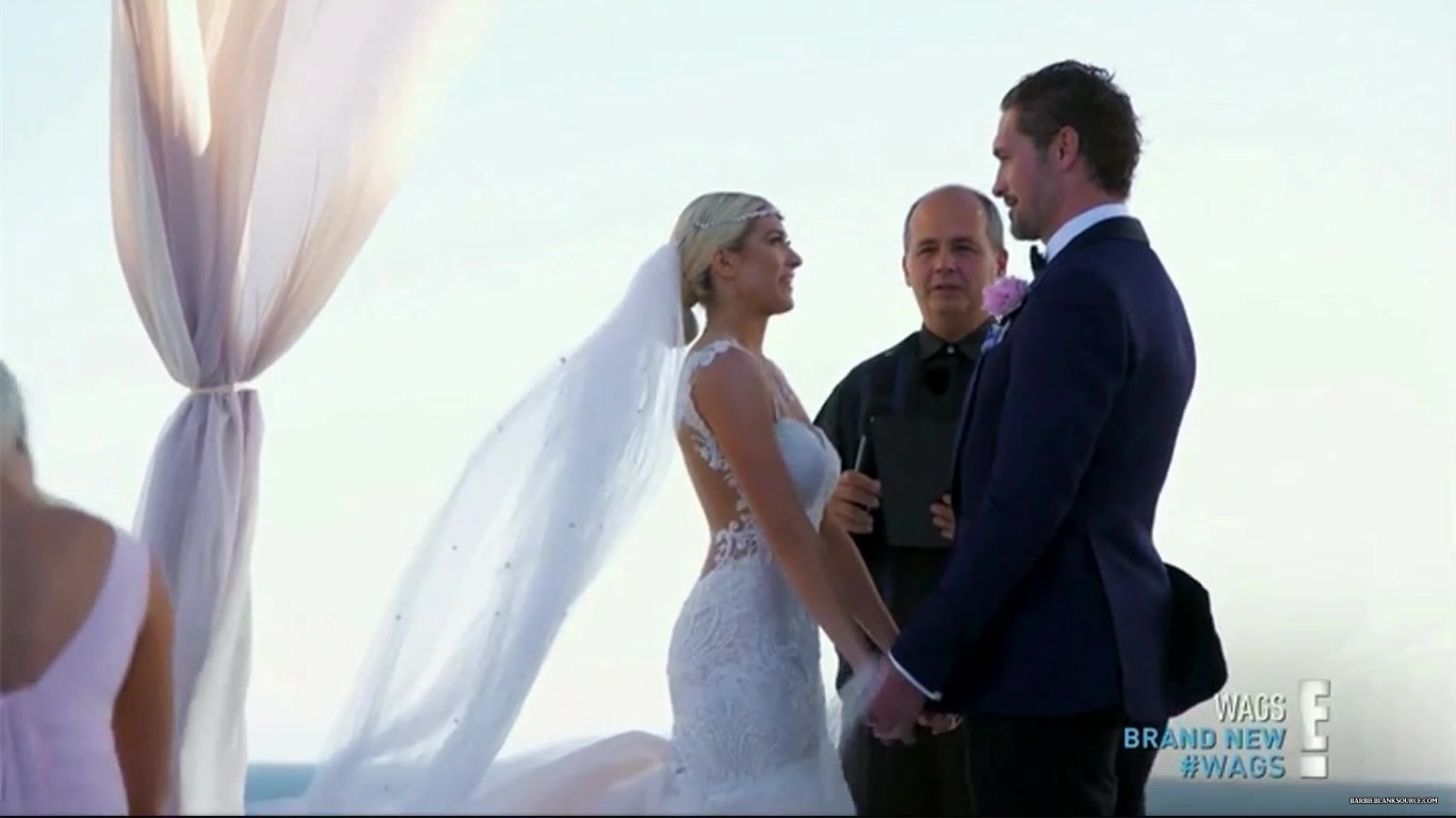 WAGS_S02E06_A_Wag_Wedding_HDTV_x264-CRiMSON_2746.jpg