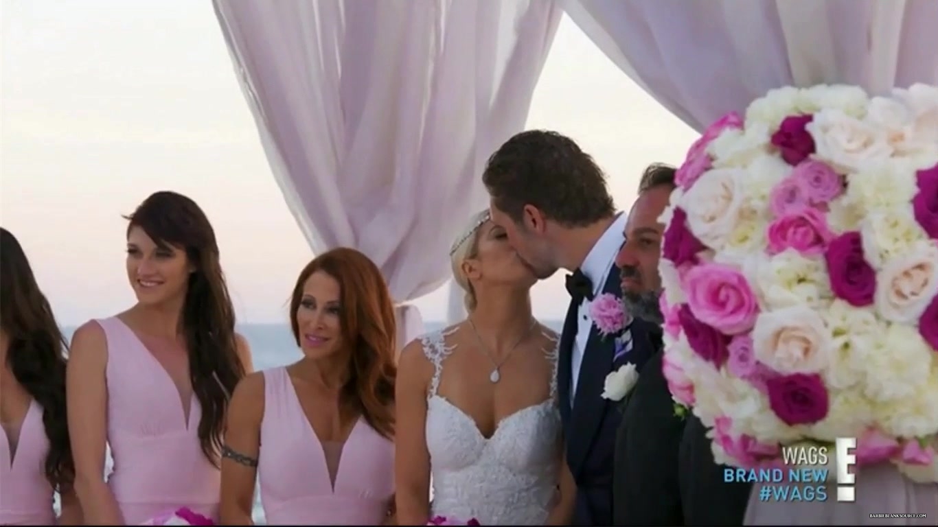 WAGS_S02E06_A_Wag_Wedding_HDTV_x264-CRiMSON_3134.jpg