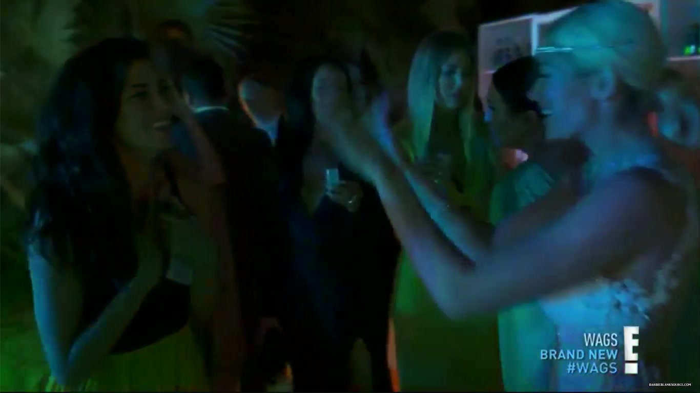 WAGS_S02E06_A_Wag_Wedding_HDTV_x264-CRiMSON_3440.jpg