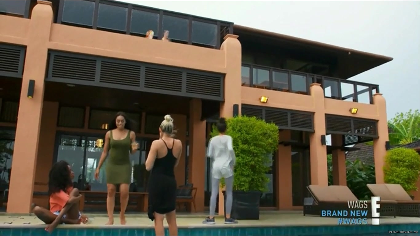 WAGS_S02E11_Trouble_in_Paradise_HDTV_x264-RBB_1701.jpg